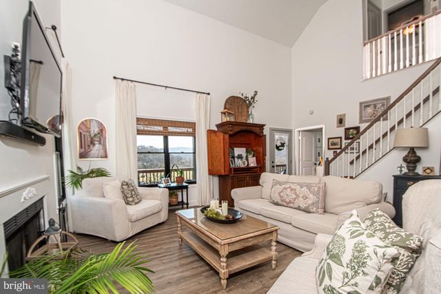 691 SUNSET VILLAGE RD, Front Royal, VA 22630