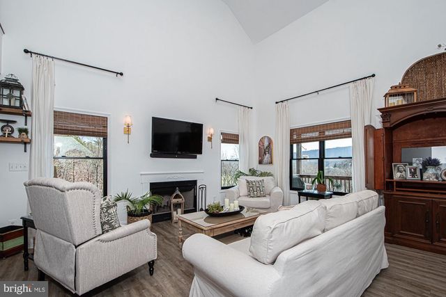 691 SUNSET VILLAGE RD, Front Royal, VA 22630