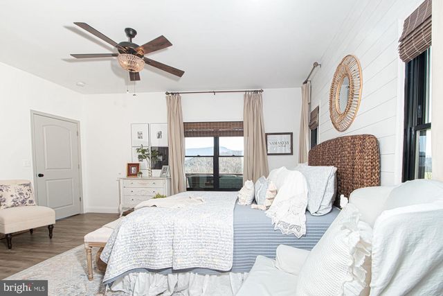 691 SUNSET VILLAGE RD, Front Royal, VA 22630