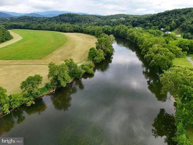 691 SUNSET VILLAGE RD, Front Royal, VA 22630