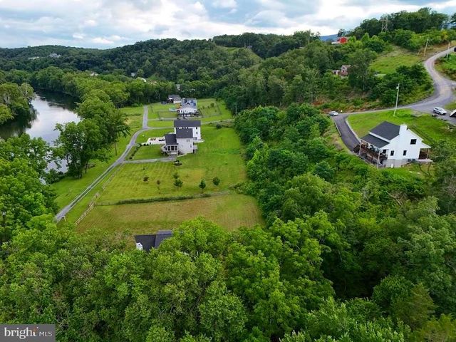 691 SUNSET VILLAGE RD, Front Royal, VA 22630