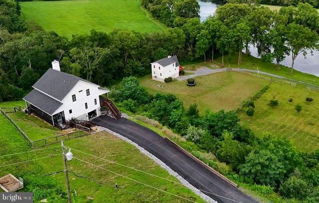 691 SUNSET VILLAGE RD, Front Royal, VA 22630