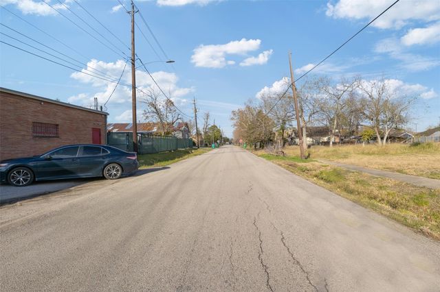 6019 England Street, Houston, TX 77021