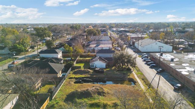 6019 England Street, Houston, TX 77021