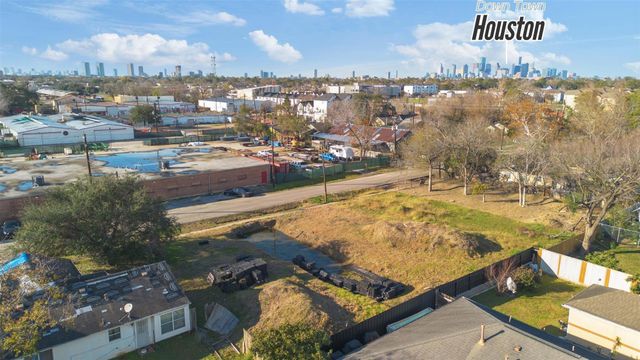 6019 England Street, Houston, TX 77021