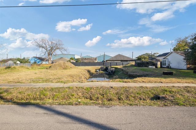 6019 England Street, Houston, TX 77021
