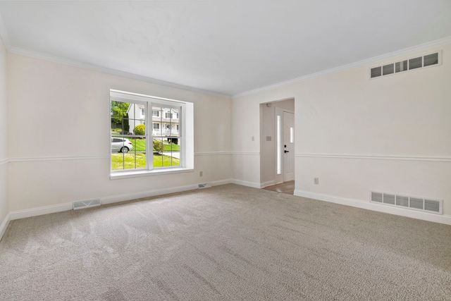 1045 Redoak DRIVE, Penn Twp, PA 15636