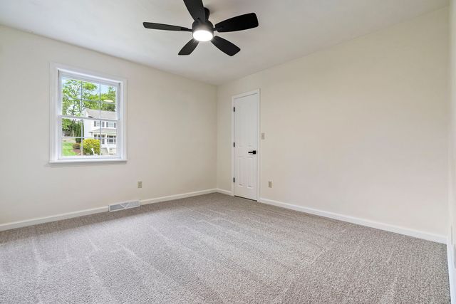 1045 Redoak DRIVE, Penn Twp, PA 15636