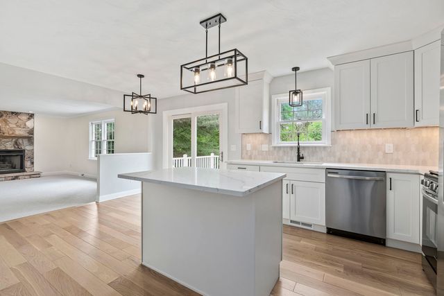1045 Redoak DRIVE, Penn Twp, PA 15636