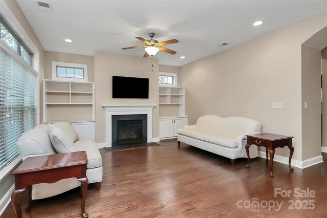 7933 Parknoll Drive, Huntersville, NC 28078