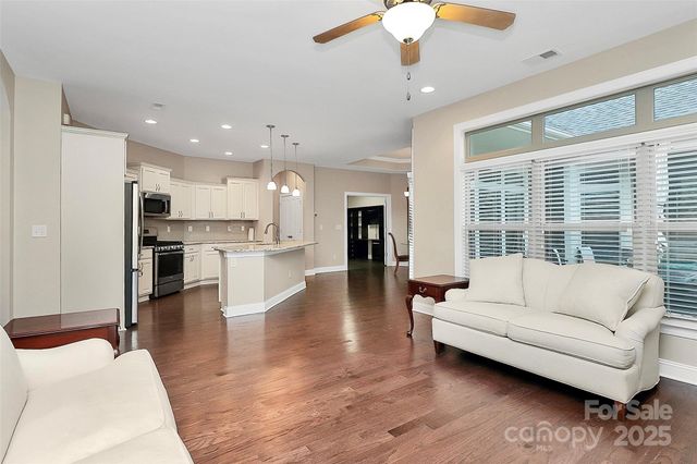 7933 Parknoll Drive, Huntersville, NC 28078