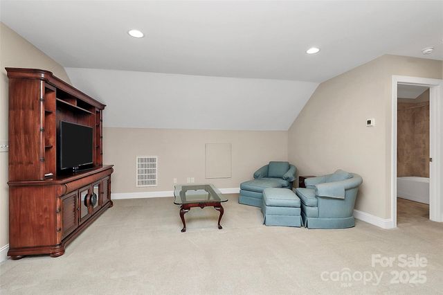 7933 Parknoll Drive, Huntersville, NC 28078