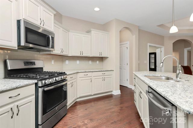 7933 Parknoll Drive, Huntersville, NC 28078