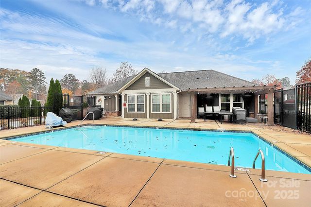 7933 Parknoll Drive, Huntersville, NC 28078