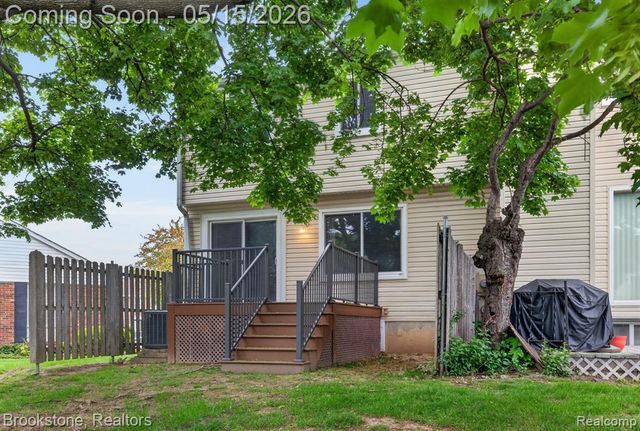37643 Charter Oaks Boulevard, Clinton Township, MI 48036