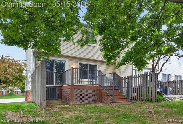 37643 Charter Oaks Boulevard, Clinton Township, MI 48036