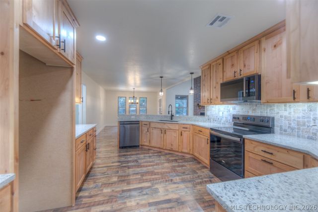 520 N Basin Road, Mannford, OK 74044