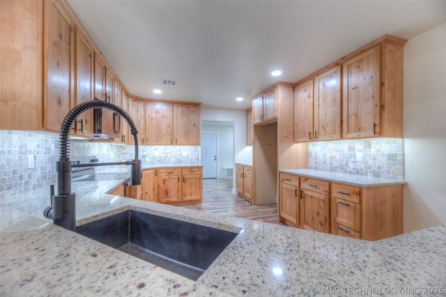 520 N Basin Road, Mannford, OK 74044