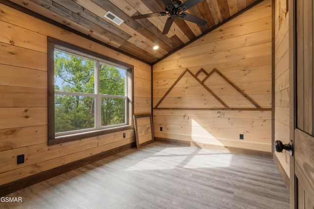 535 Forrest Springs Drive, Gatlinburg, TN 37738