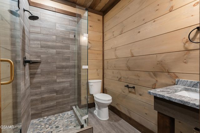 535 Forrest Springs Drive, Gatlinburg, TN 37738