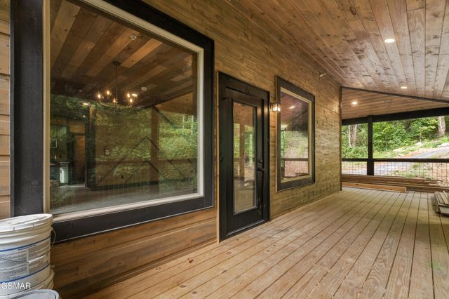 535 Forrest Springs Drive, Gatlinburg, TN 37738