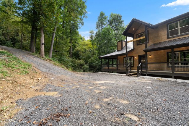 535 Forrest Springs Drive, Gatlinburg, TN 37738