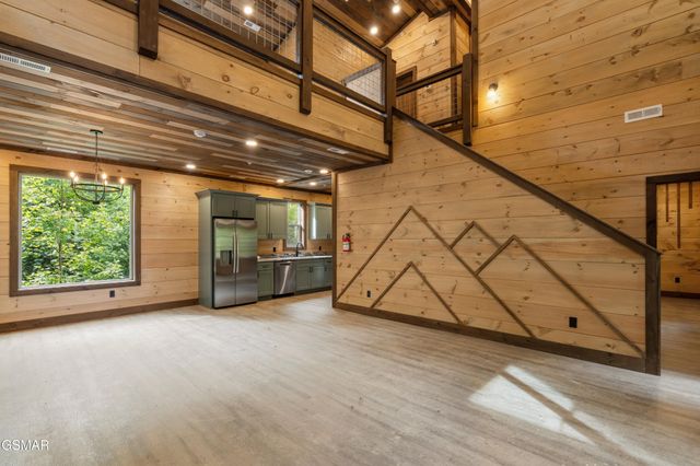535 Forrest Springs Drive, Gatlinburg, TN 37738