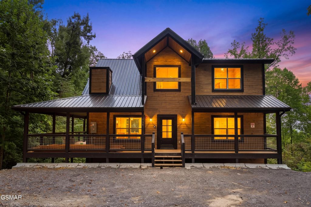 535 Forrest Springs Drive, Gatlinburg, TN 37738