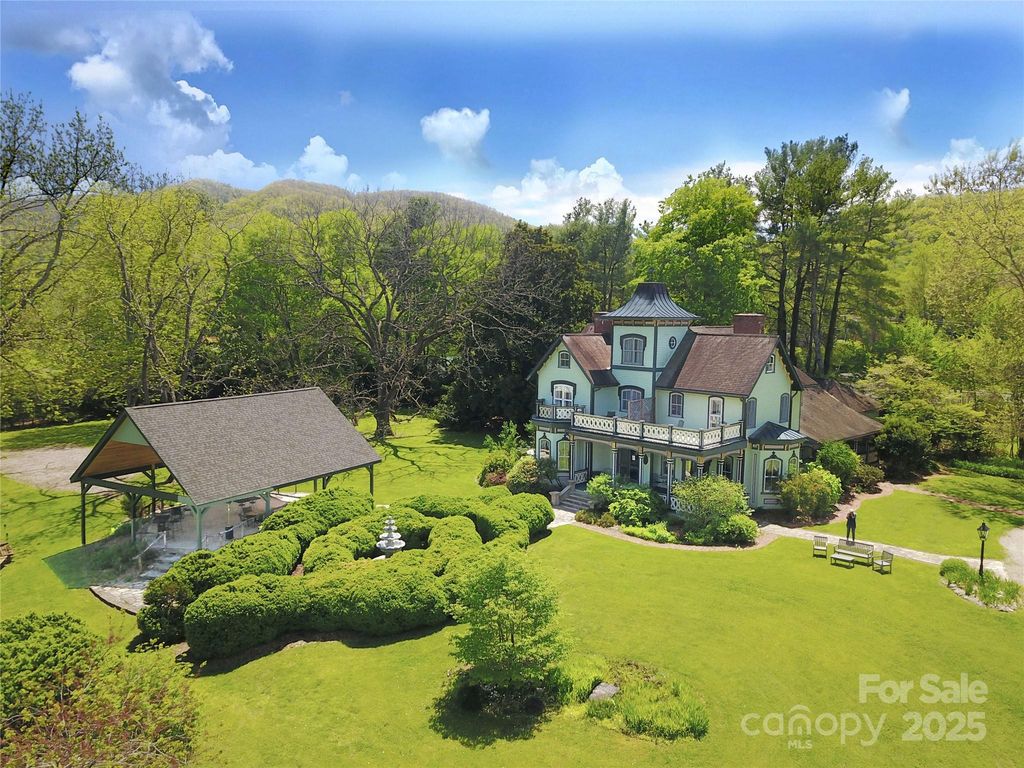 196 & 204 Lawson Street, Hot Springs, NC 28743