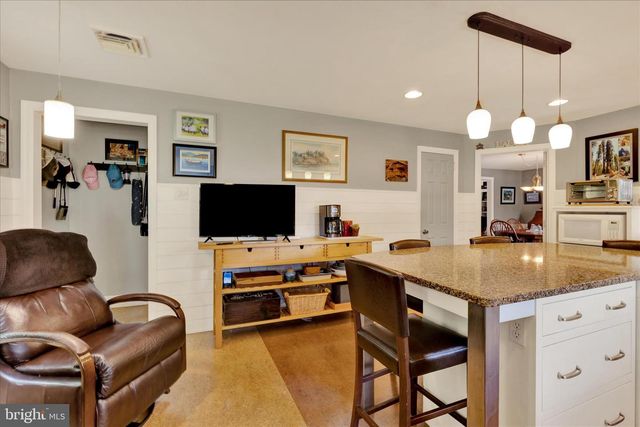 10 NOLT AVE, Willow Street, PA 17584