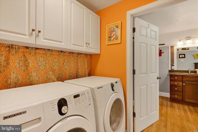 10 NOLT AVE, Willow Street, PA 17584