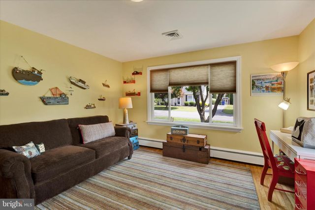 10 NOLT AVE, Willow Street, PA 17584