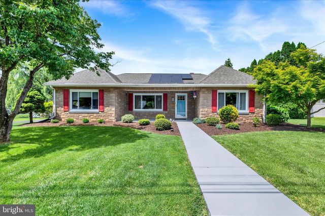 10 NOLT AVE, Willow Street, PA 17584