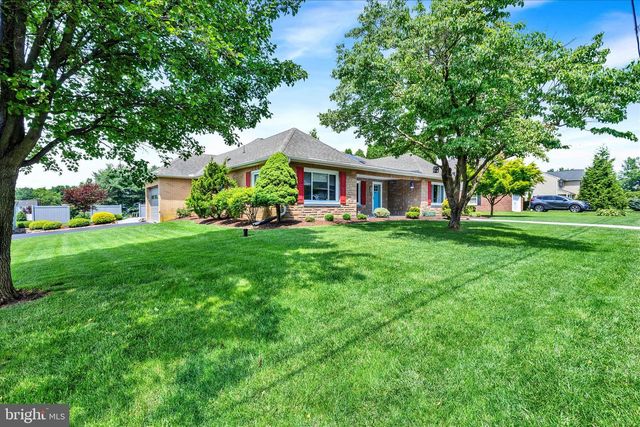 10 NOLT AVE, Willow Street, PA 17584
