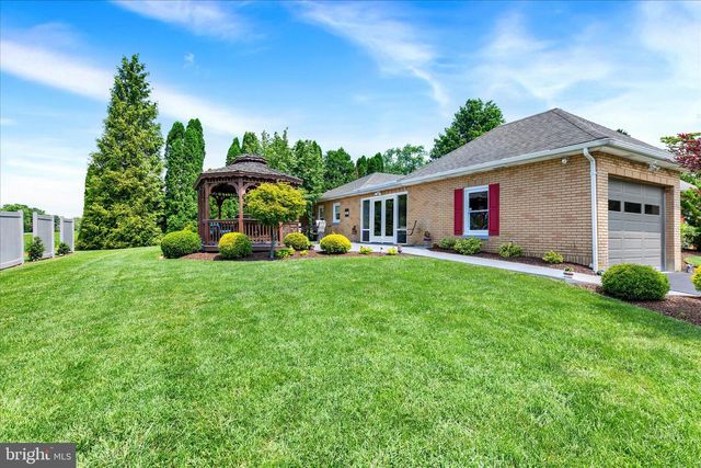 10 NOLT AVE, Willow Street, PA 17584
