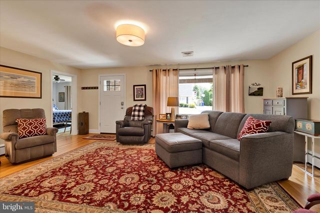 10 NOLT AVE, Willow Street, PA 17584