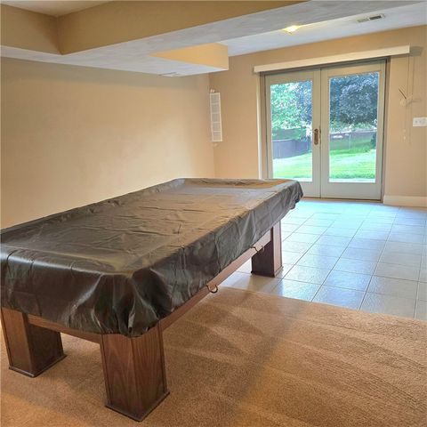 130 Mcdermott Rd, Level Green, PA 15085