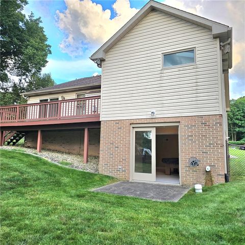 130 Mcdermott Rd, Level Green, PA 15085