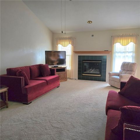 130 Mcdermott Rd, Level Green, PA 15085