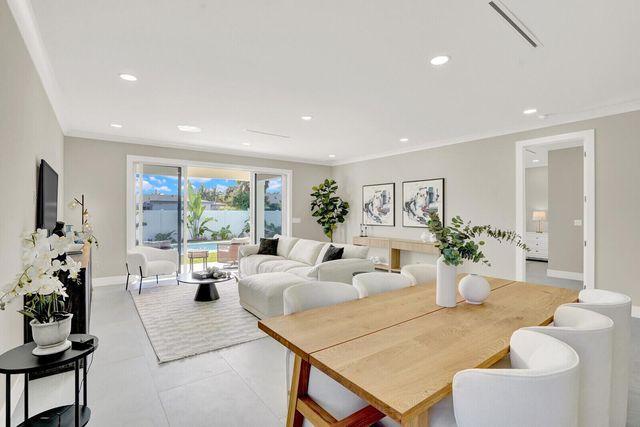 18 SW 6th Street, Delray Beach, FL 33444