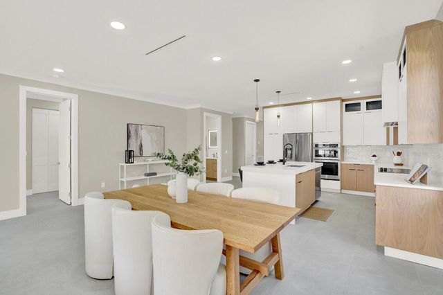 18 SW 6th Street, Delray Beach, FL 33444