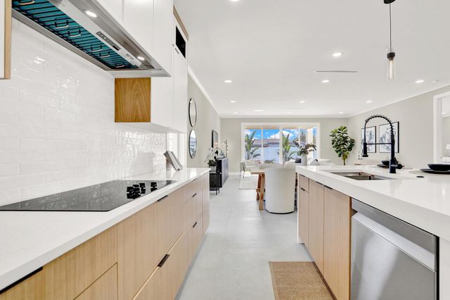 18 SW 6th Street, Delray Beach, FL 33444