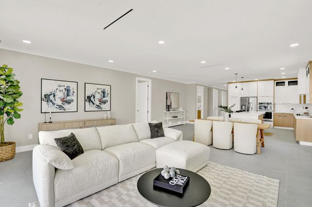 18 SW 6th Street, Delray Beach, FL 33444