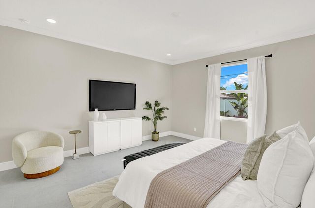 18 SW 6th Street, Delray Beach, FL 33444