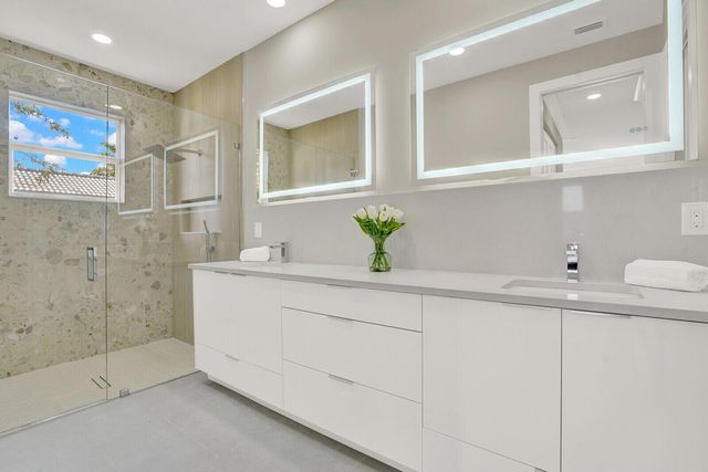 18 SW 6th Street, Delray Beach, FL 33444