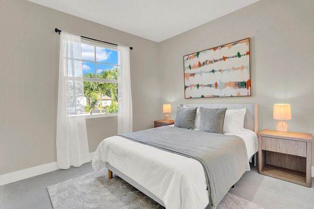 18 SW 6th Street, Delray Beach, FL 33444