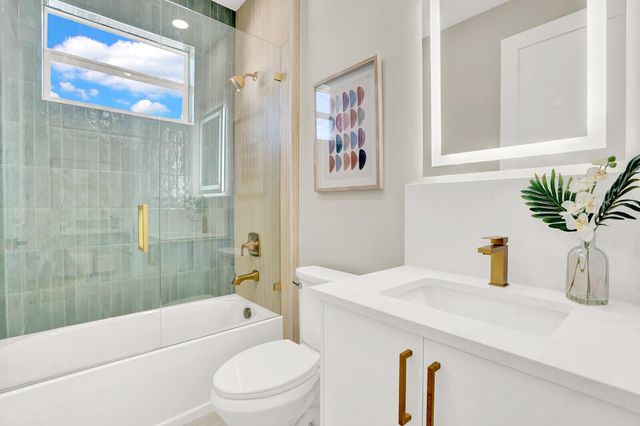 18 SW 6th Street, Delray Beach, FL 33444