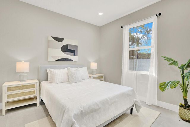 18 SW 6th Street, Delray Beach, FL 33444