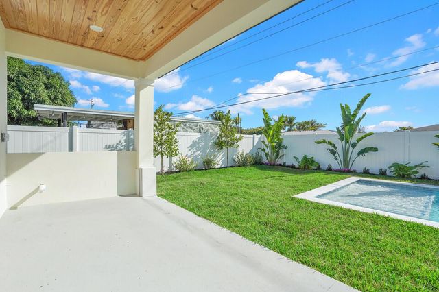 18 SW 6th Street, Delray Beach, FL 33444