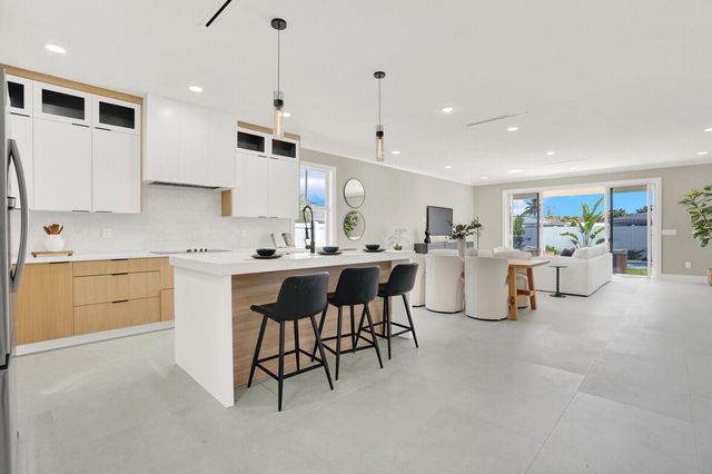 18 SW 6th Street, Delray Beach, FL 33444